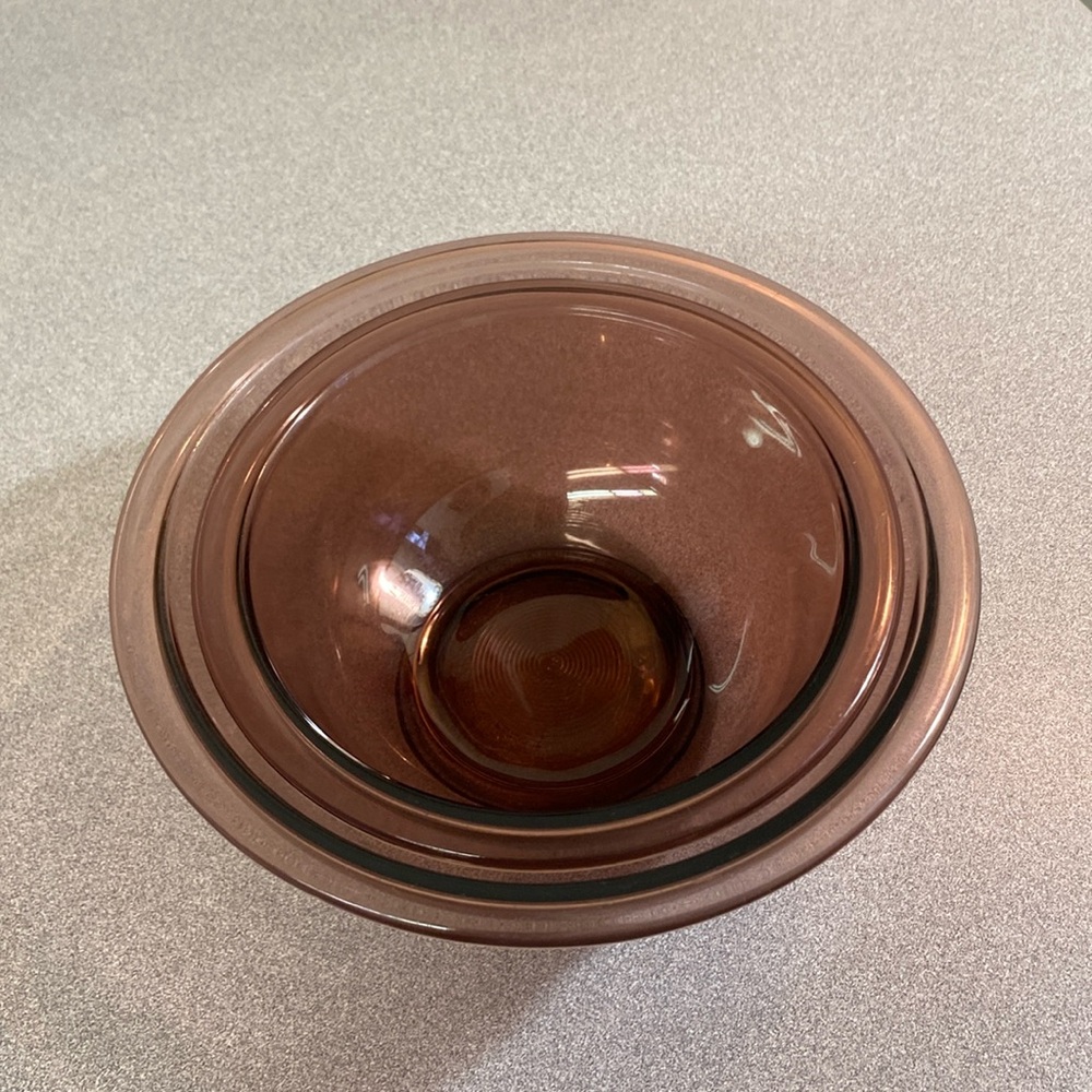 Pyrex- vintage cranberry nesting bowls.